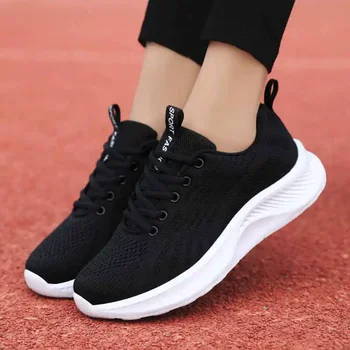 Голям брой маратонки за жени 2023 Гумени еднолични кожени обувки Ново пристигане Дамски медицински обувки Тъкани сандали на платформа Жени Тенис