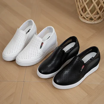 Обувки женски 2023 Висококачествени дамски обувки Vulcanize Есенна мрежа дишаща бели обувки Мода клин платформа дамски обувки
