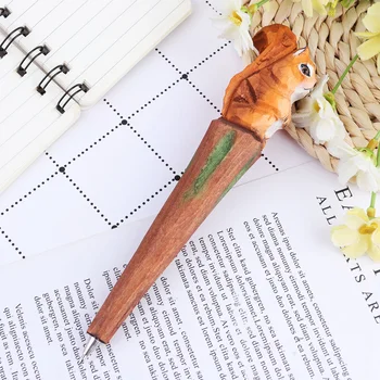 Чисто ръчно изработена дърворезба Animal Pen Creative дърворезба катерица химикалка сменяеми пълнител гел писалка за студенти